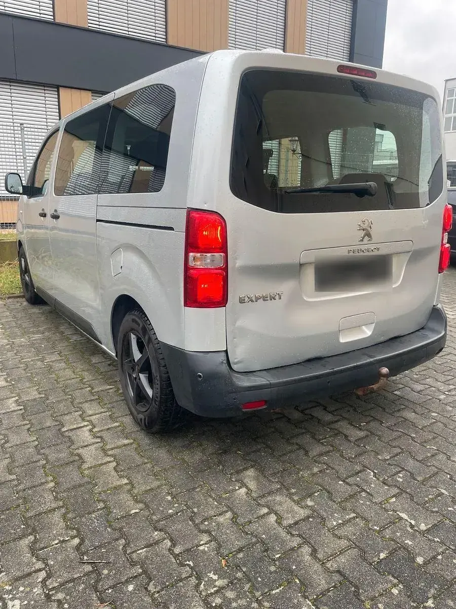 Gebraucht Peugeot Expert 150 PS (110 kW) 2018 Grau Van
