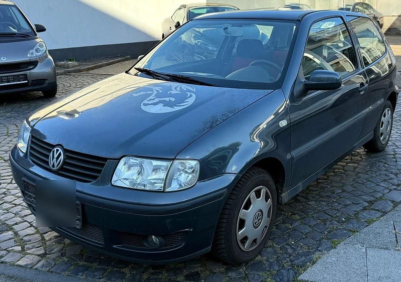 Grau Gebraucht 2000 VW Polo Kleinwagen | 500 € (Superpreis) - Bild 1/4