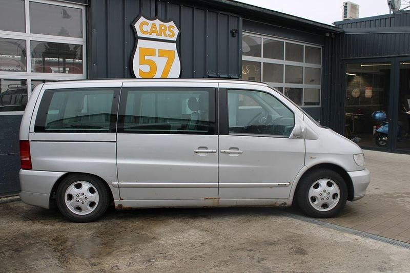 Gebraucht Mercedes V220 122 PS (89 kW) 2001 Grau Van / Kleinbus