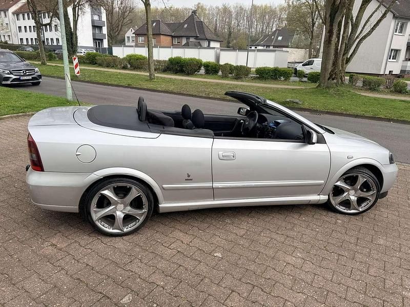 Gebraucht Opel Astra Cabriolet 101 PS (74 kW) 2002 Silber Cabrio