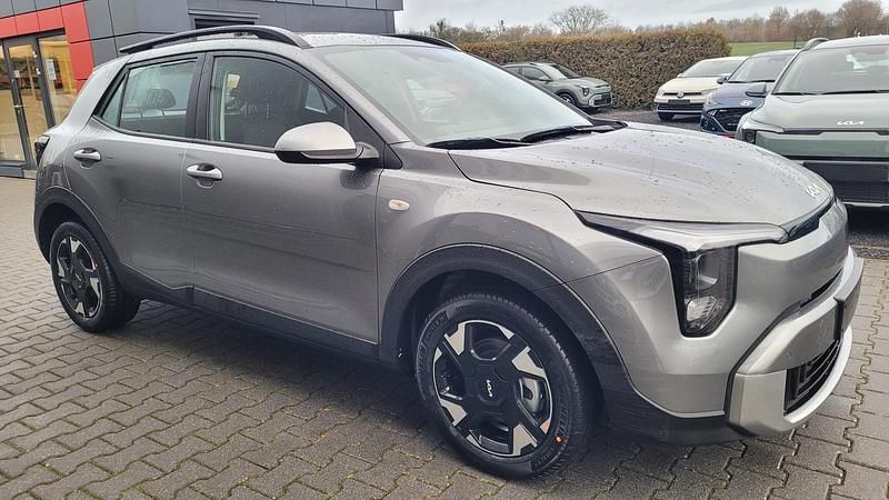 Neu Kia Stonic 101 PS (74 kW) 2025 Grey astro m7g SUV