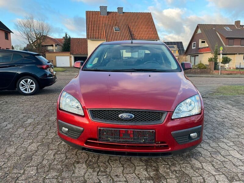 Usata Ford Focus 101 CV (74 kW) 2006 Arancione Berlina