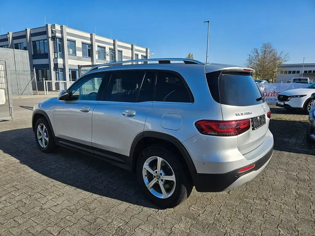 Gebraucht Mercedes GLB200 150 PS (110 kW) 2022 Silber SUV