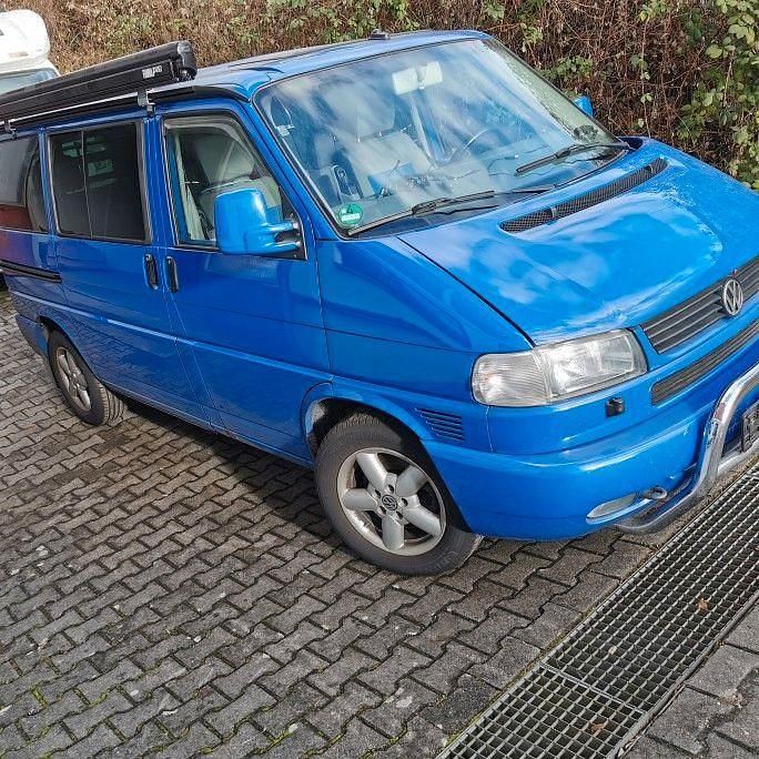 Usado VW Multivan 151 HP (111 kW) 2002 Azul Monovolume