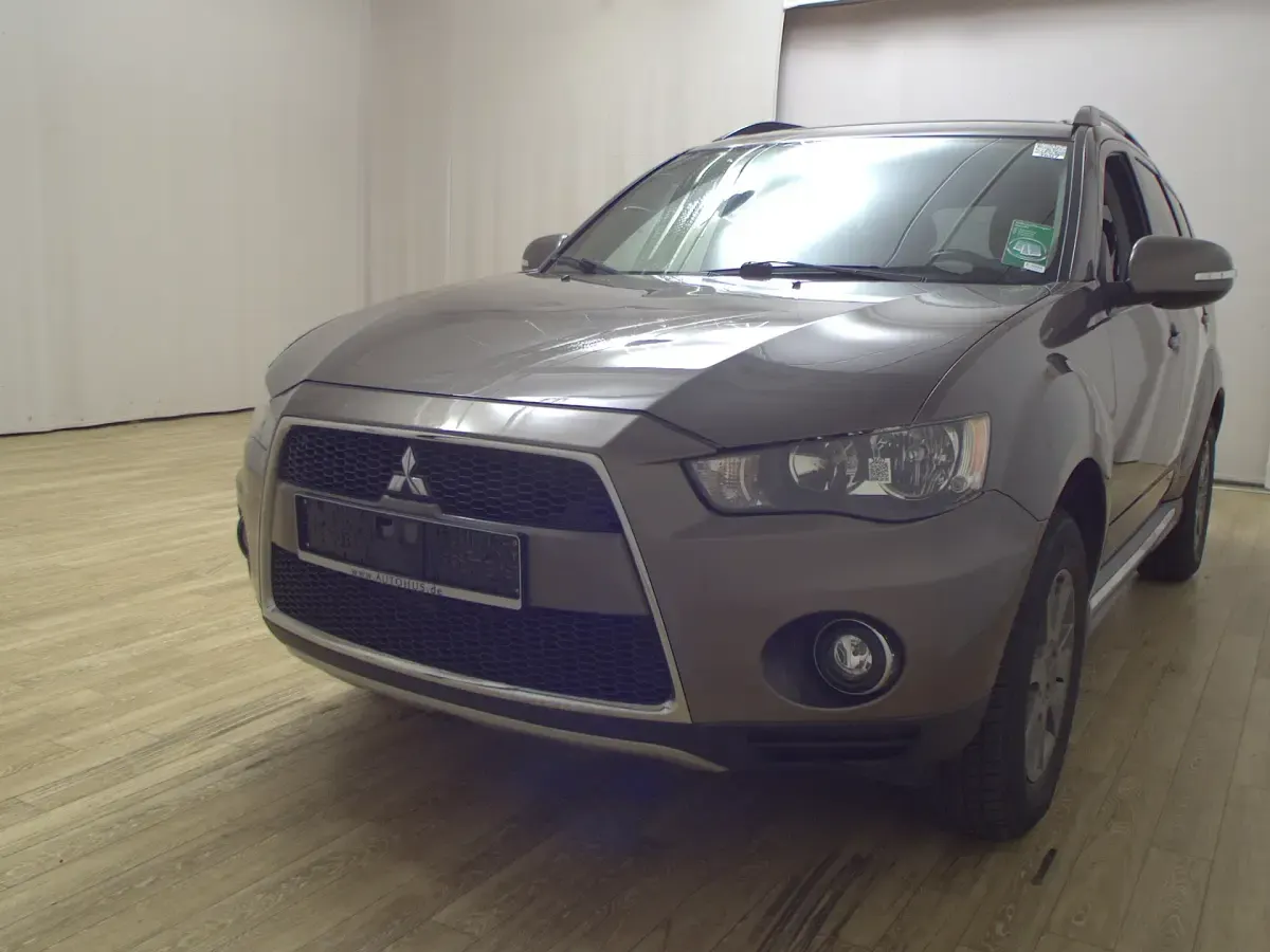 Gebraucht Mitsubishi Outlander 147 PS (108 kW) 2011 Granitbraun metallic SUV