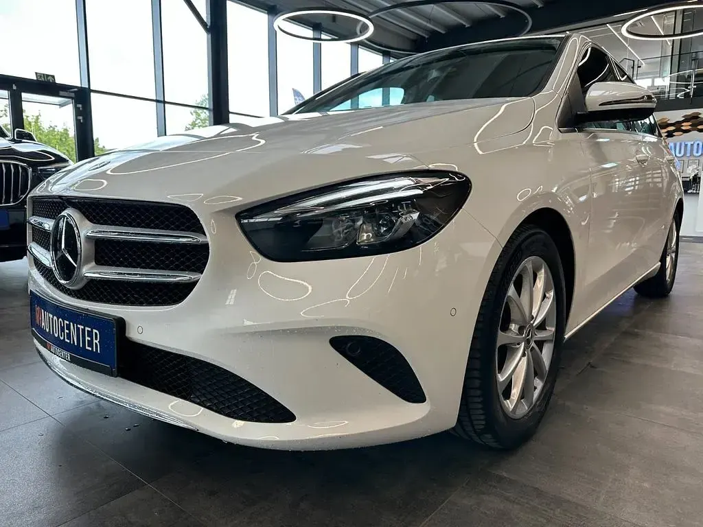 Gebraucht Mercedes B200 150 PS (110 kW) 2020 Weiß Kleinwagen