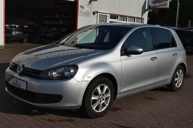 Silber Gebraucht 2010 VW Golf VI Trendline Limousine | 1.990 € (Superpreis) - Bild 1/4