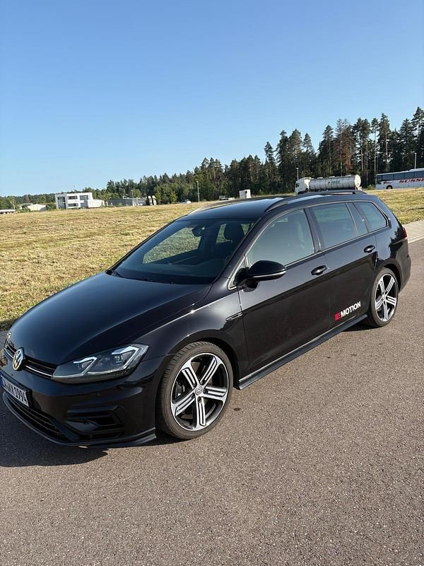 Schwarz Gebraucht 2019 VW Golf VII Kombi | 23.850 € (Fairer Preis) - Bild 1/4