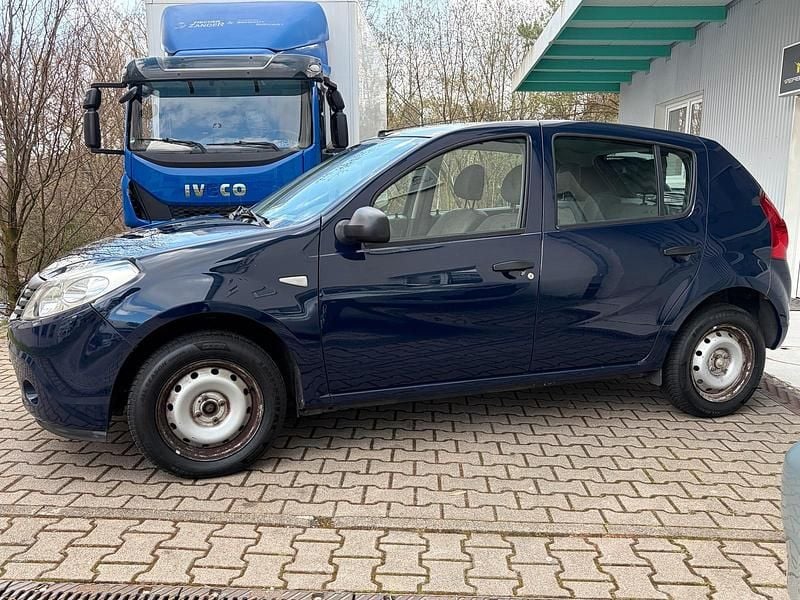 Gebraucht Dacia Sandero 75 PS (55 kW) 2010 Blau Kleinwagen