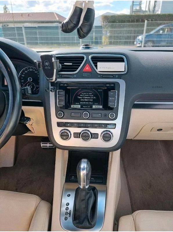 Gebraucht VW Eos 140 PS (102 kW) 2012 Schwarz Cabrio