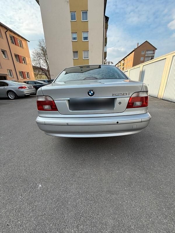 Gebraucht BMW 520 170 PS (125 kW) 2002 Silber Limousine