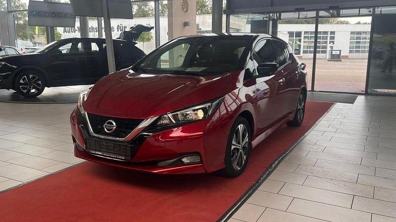 Rot Gebraucht 2021 Nissan Leaf N-Connecta Kleinwagen | 15.490 € (Fairer Preis) - Bild 1/4