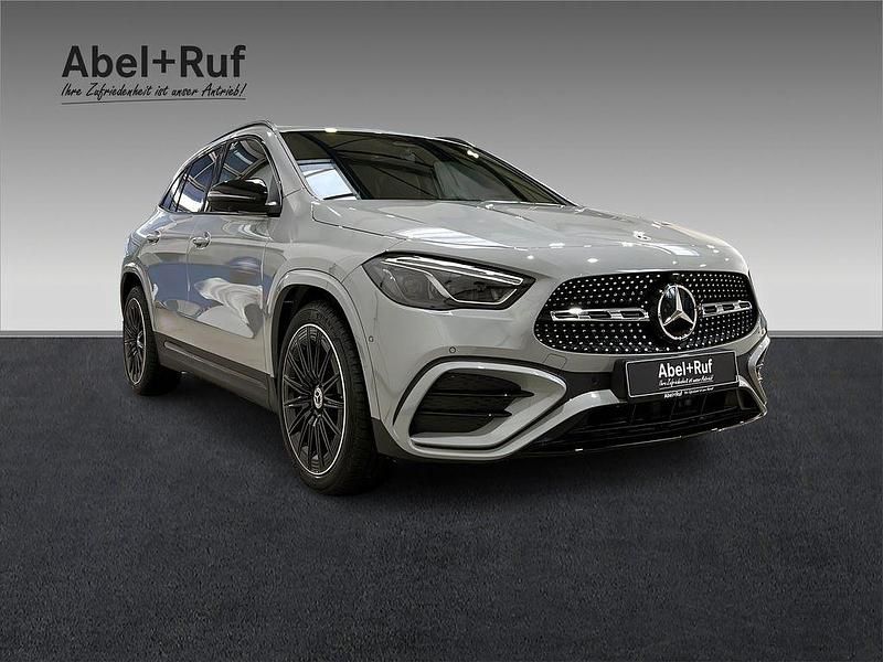 Gebraucht Mercedes GLA200 AMG 163 PS (119 kW) 2026 Grau SUV