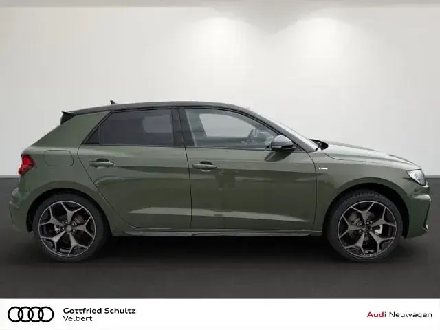 Neu Audi A1 S-Line 150 PS (110 kW) 2025 Grün SUV