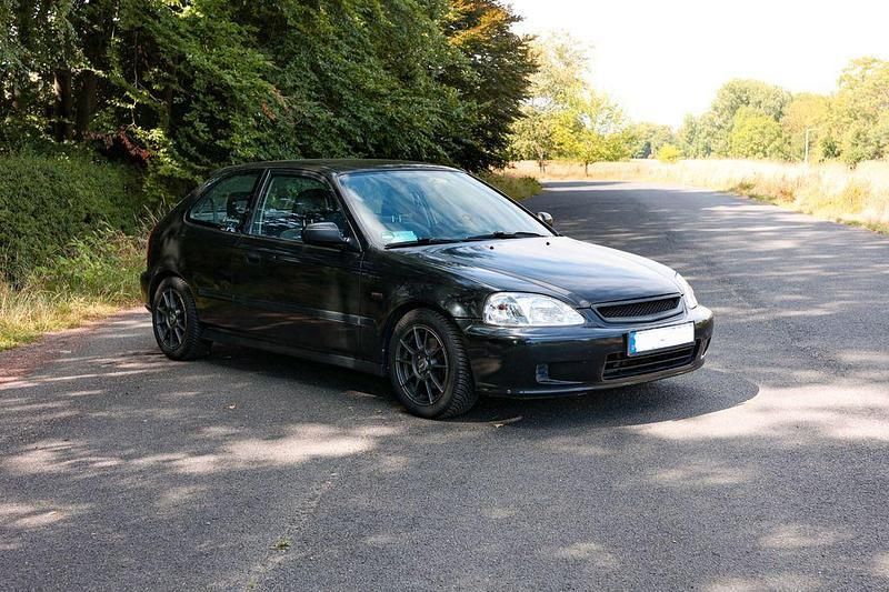 Schwarz Gebraucht 2000 Honda Civic S Limousine | 2.200 € (Fairer Preis) - Bild 1/4