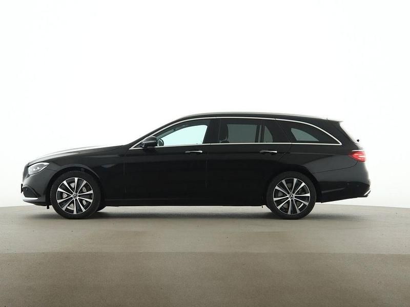 Gebraucht Mercedes E300 Avantgarde 194 PS (142 kW) 2022 Schwarz Limousine