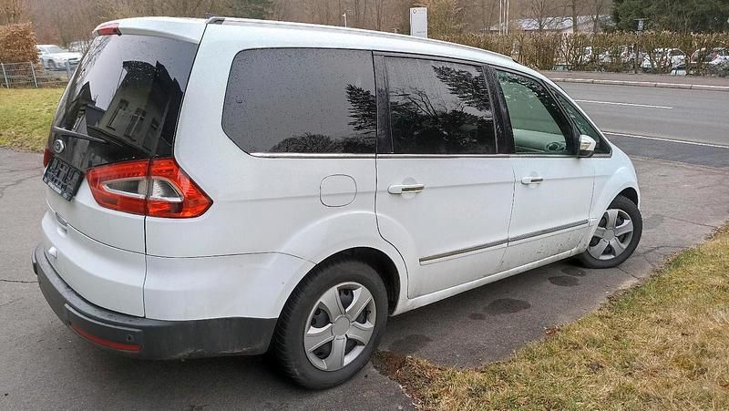 Gebraucht Ford Galaxy 140 PS (102 kW) 2014 Weiß Van / Kleinbus