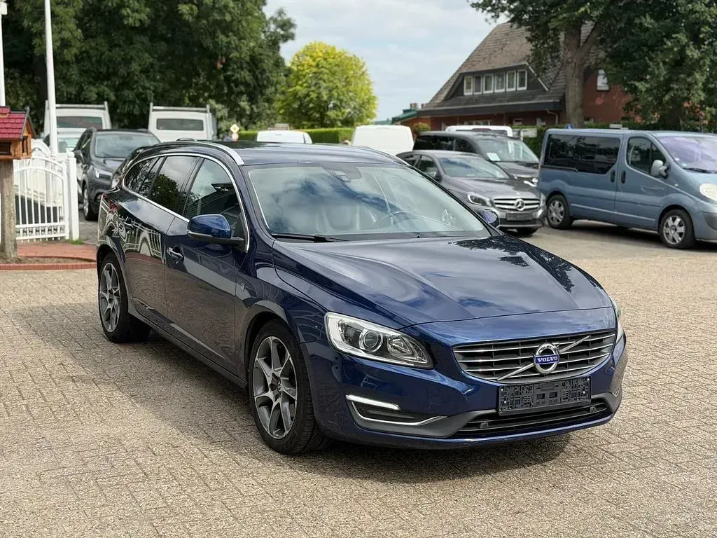 Gebraucht Volvo V60 Ocean Race 181 PS (133 kW) 2015 Blau Kombi