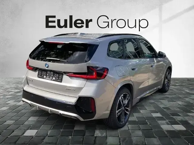Gebraucht BMW iX1 Performance 230 kW (313 PS) 2025 Silber SUV