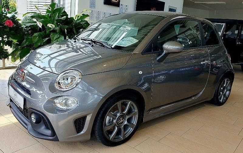 Shadow grau sonderl. Gebraucht 2023 Abarth 595 Kleinwagen | 24.210 € (Fairer Preis) - Bild 1/4