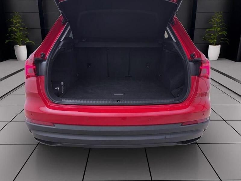 Gebraucht Audi Q3 Ambiente 200 PS (147 kW) 2023 Rot SUV