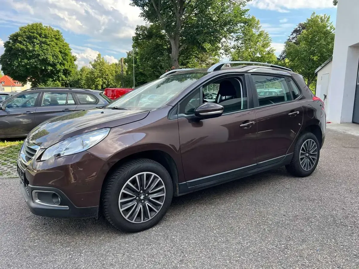 Gebraucht Peugeot 2008 Active 82 PS (60 kW) 2014 Lackierung braun makaha SUV
