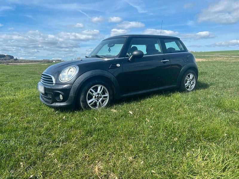 Gebraucht Mini Cooper 75 PS (55 kW) 2012 Schwarz Kleinwagen