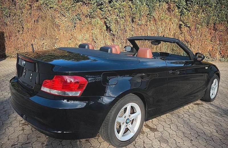 Gebraucht BMW 118 Cabriolet 143 PS (105 kW) 2010 Schwarz Cabrio