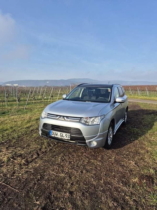 Gebraucht Mitsubishi Outlander Invite 150 PS (110 kW) 2013 Silber SUV