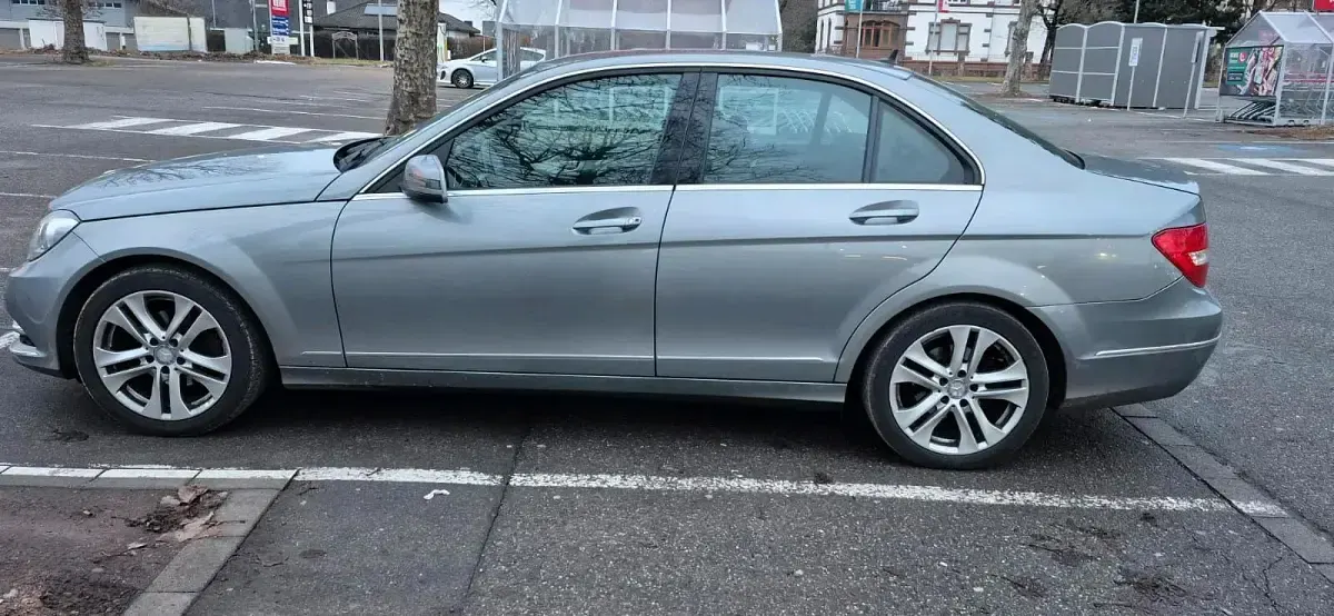 Gebraucht Mercedes C200 136 PS (100 kW) 2013 Grau Limousine