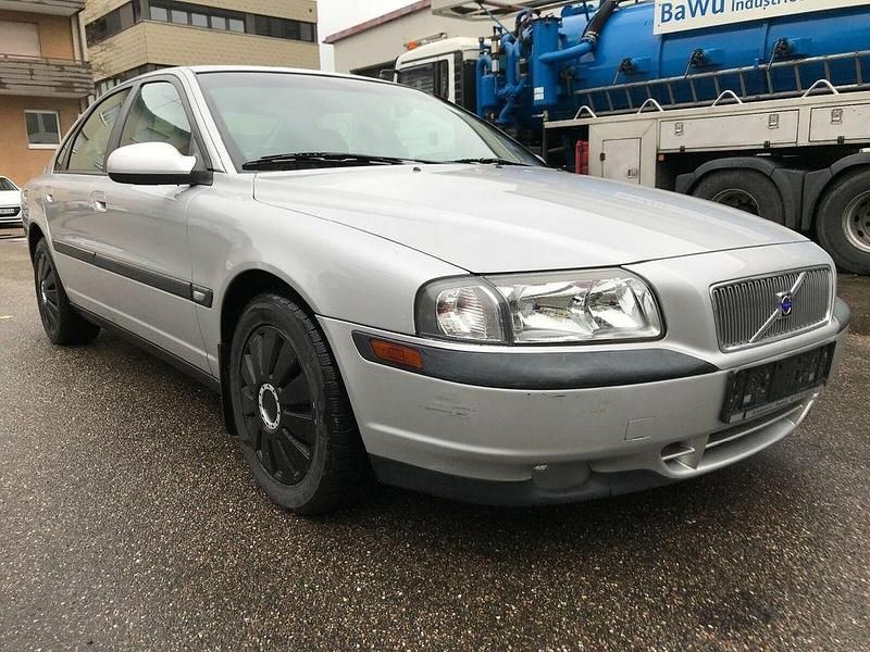 Second-hand Volvo S80 196 CP (144 kW) 2002 Argintiu Berlinǎ