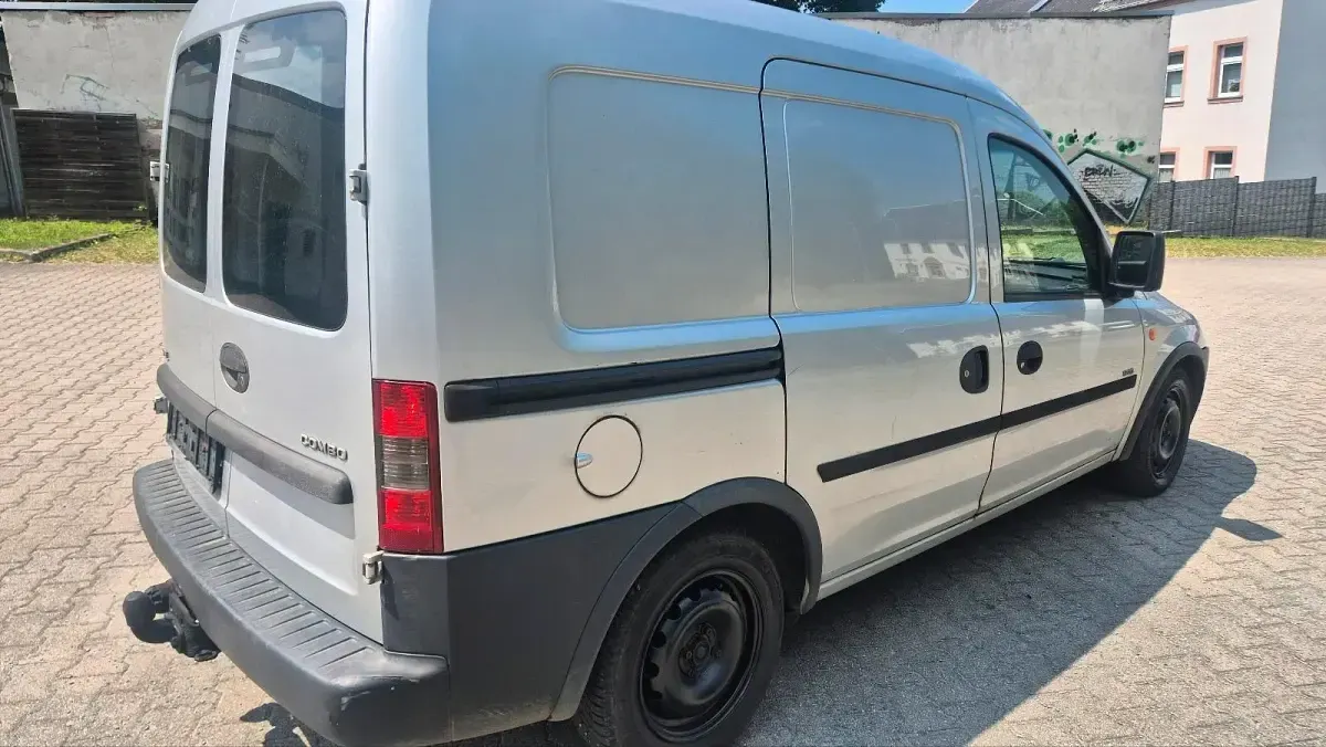 Gebraucht Opel Combo 87 PS (63 kW) 2003 Silber Van / Kleinbus