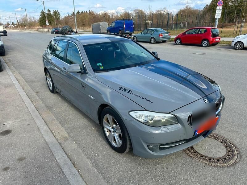 Schwarz Gebraucht 2012 BMW 520 Kombi | 4.999 € (Fairer Preis) - Bild 1/4