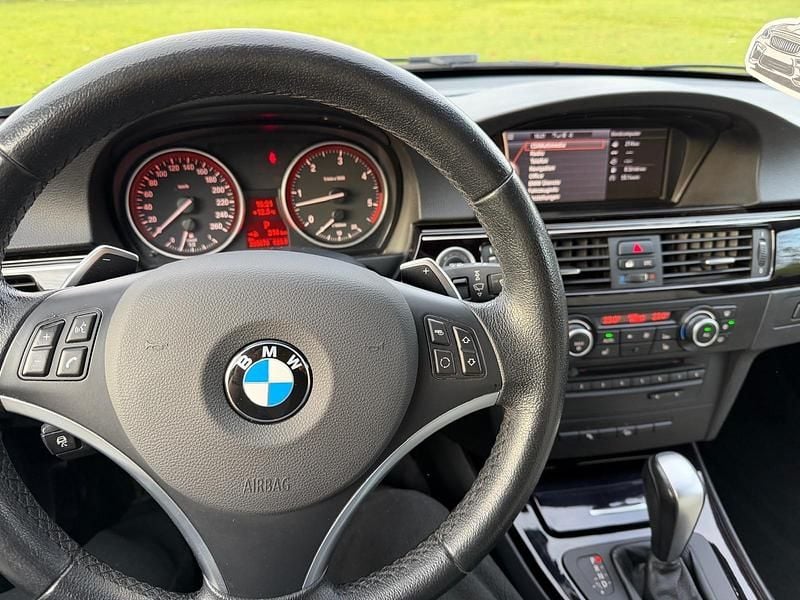 Gebraucht BMW 330 245 PS (180 kW) 2010 Schwarz Kombi