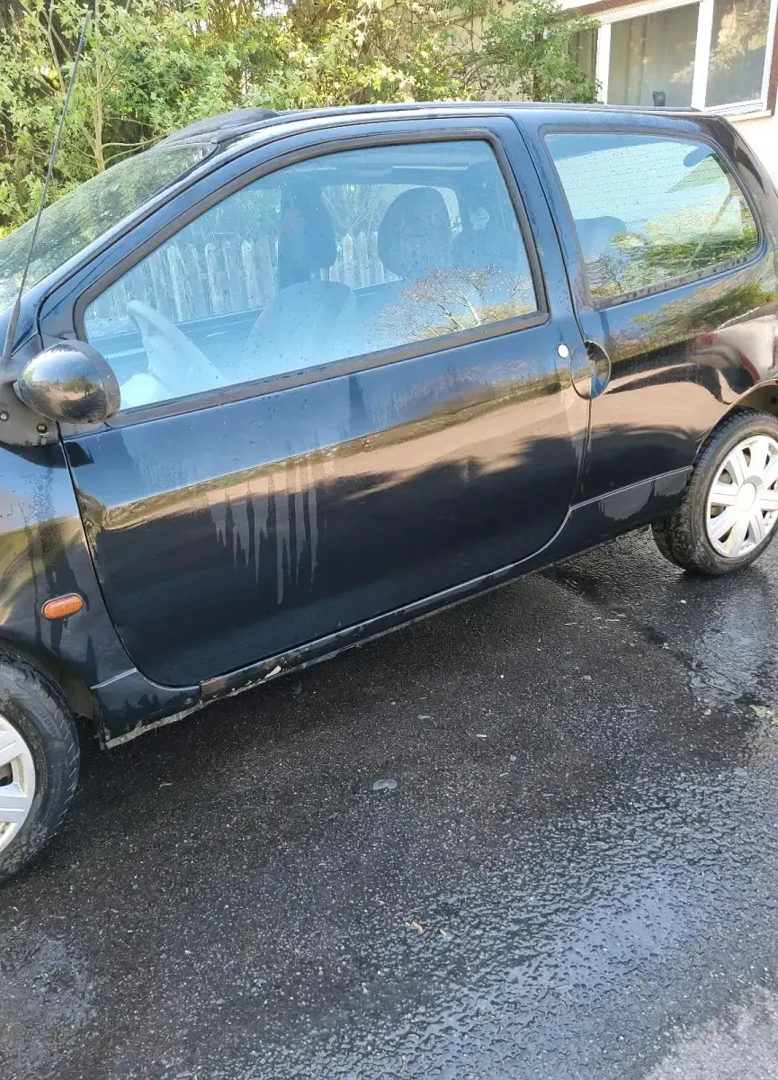 Second-hand Renault Twingo 54 CP (39 kW) 2003 Negru Hatchback
