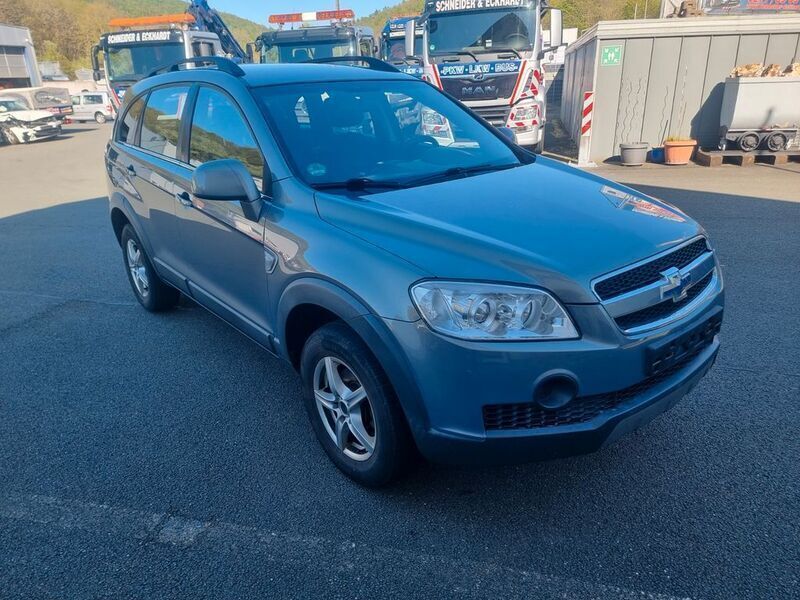 Grau Gebraucht 2010 Chevrolet Captiva LS SUV | 2.900 € (Guter Preis) - Bild 1/4