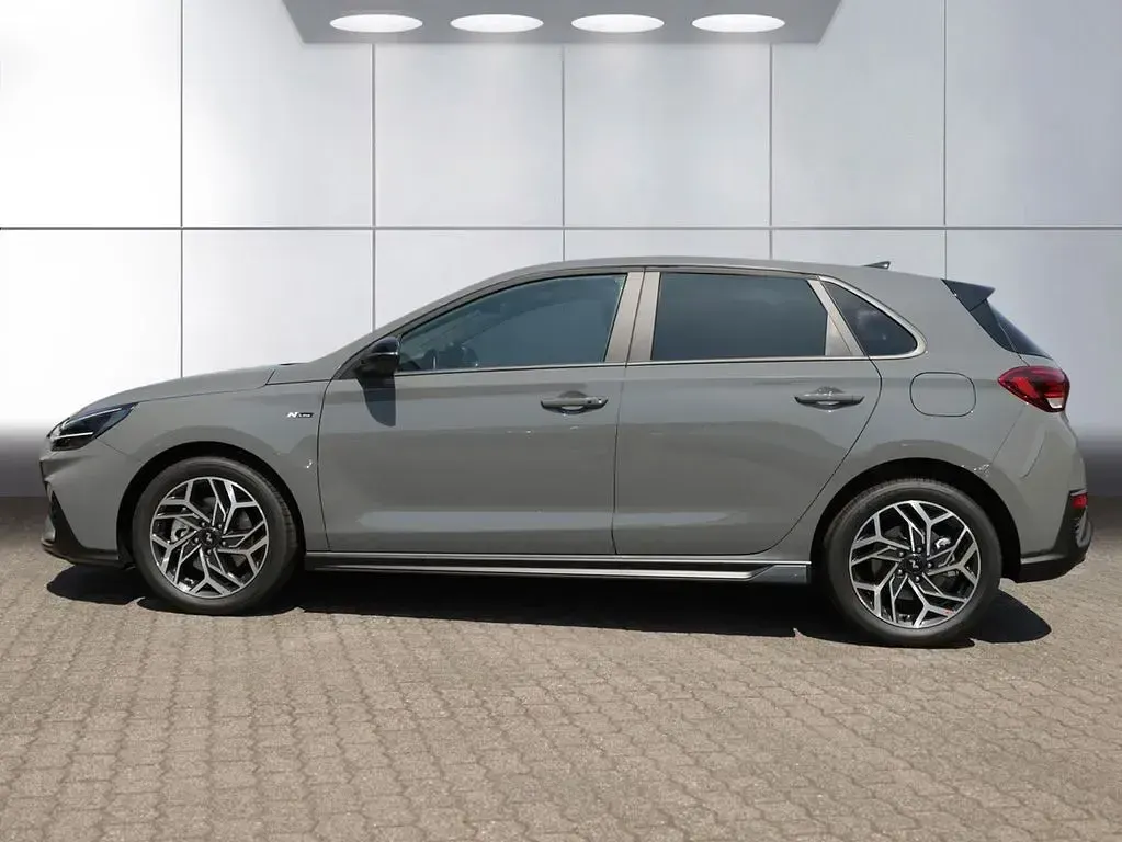 Neu Hyundai i30 N Line 150 PS (110 kW) 2026 Grau Limousine
