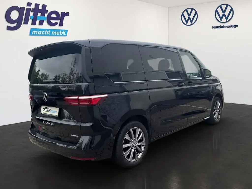 Usado VW Multivan Life 218 HP (160 kW) 2023 Preto Monovolume