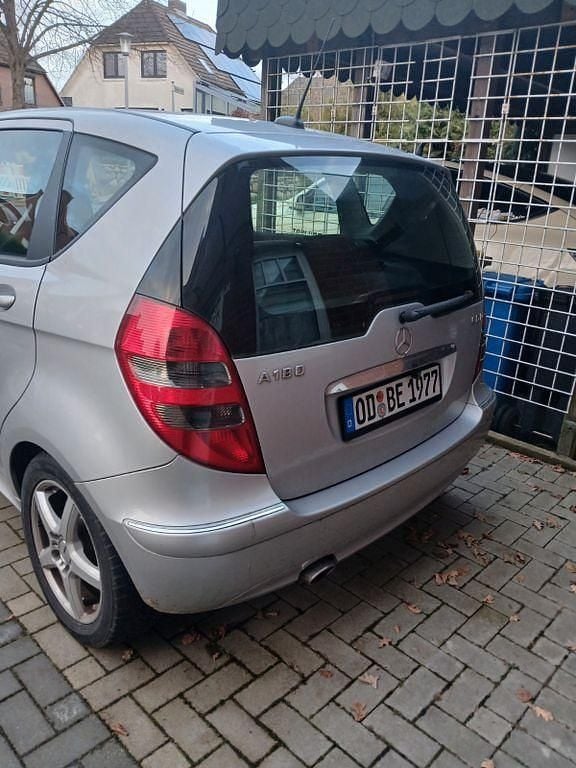 Gebraucht Mercedes A180 Avantgarde 109 PS (80 kW) 2006 Silber Van / Kleinbus