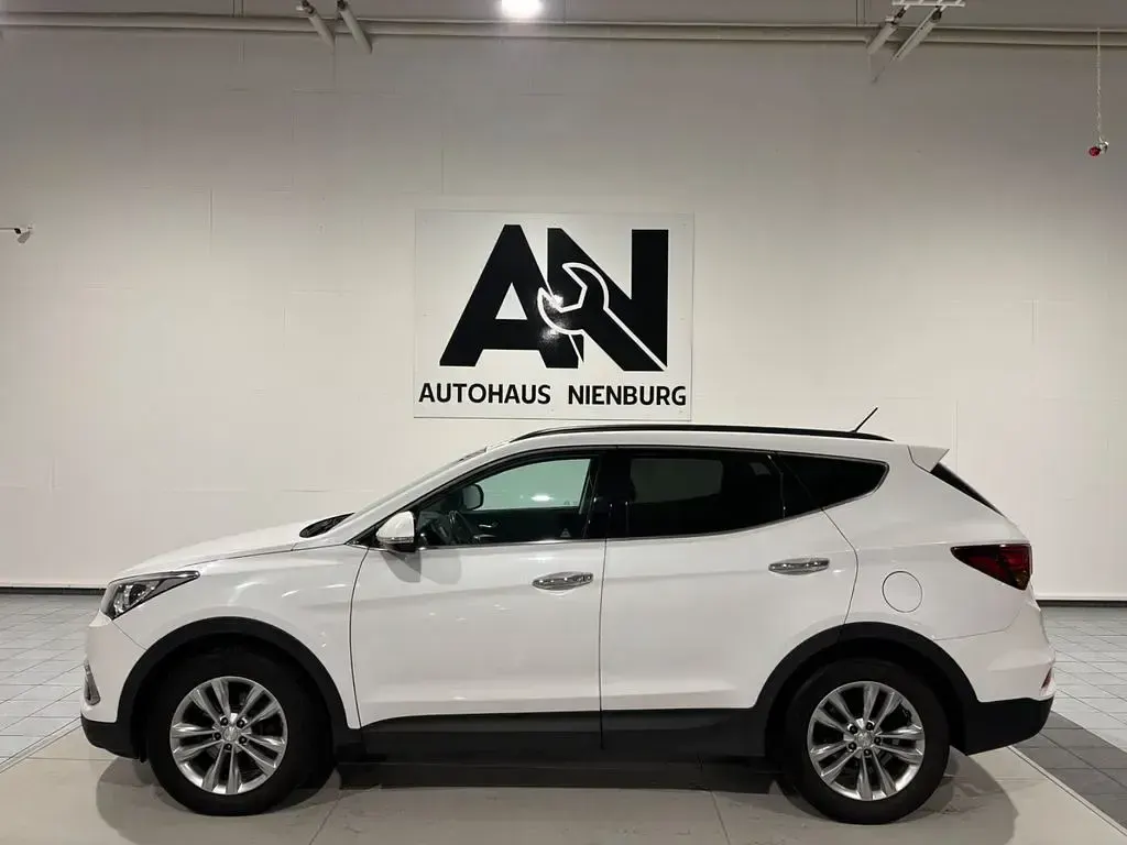 Gebraucht Hyundai Santa Fe 200 PS (147 kW) 2016 Weiß SUV
