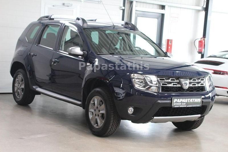 Blau Gebraucht 2016 Dacia Duster Lauréate SUV | 10.950 € (Etwas zu teuer) - Bild 1/4