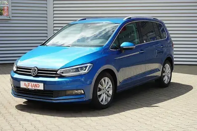 Gebraucht VW Touran Highline 150 PS (110 kW) 2019 Blau Van / Kleinbus