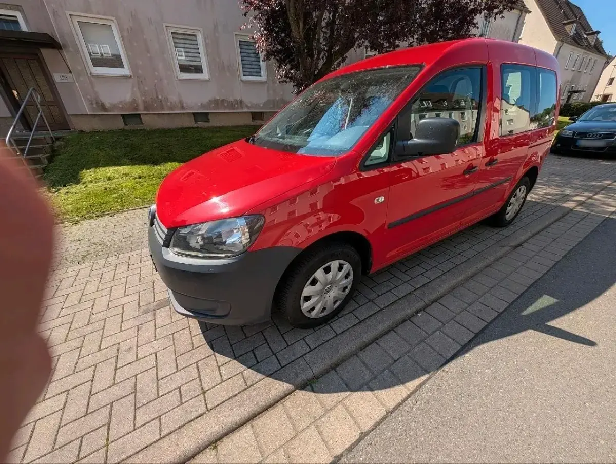 Gebraucht VW Caddy 109 PS (80 kW) 2013 Rot Van / Kleinbus