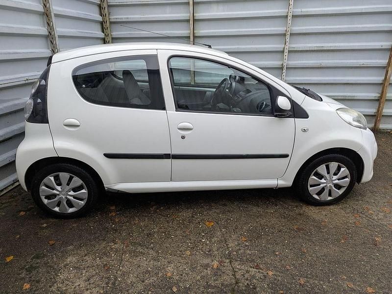 Gebraucht Citroën C1 Style 68 PS (50 kW) 2010 Weiß Kleinwagen