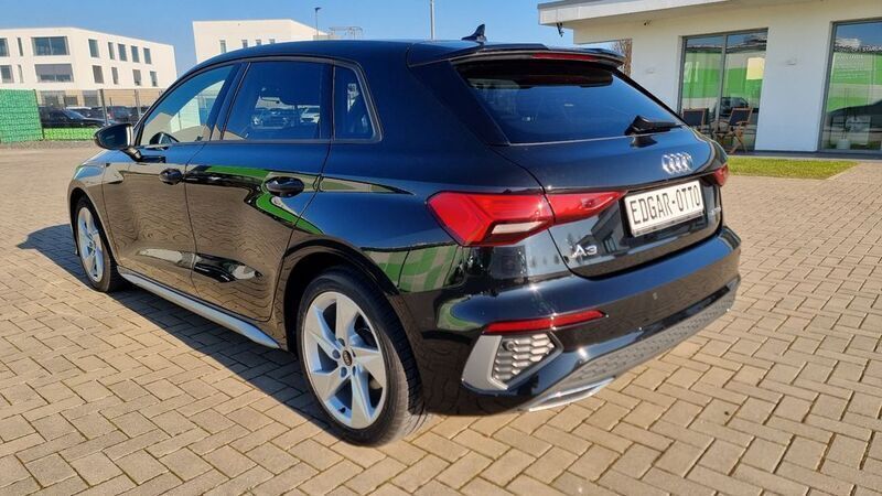 Gebraucht Audi A3 Sportback S-Line 150 PS (110 kW) 2024 Mythosschwarz metallic Kleinwagen