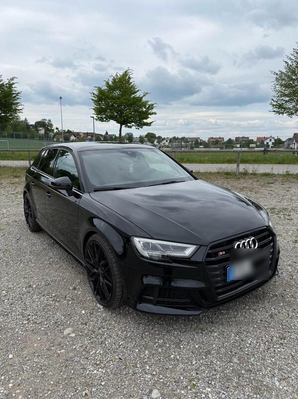 Schwarz Gebraucht 2020 Audi S3 Ambiente Limousine | 28.990 € (Superpreis) - Bild 1/4