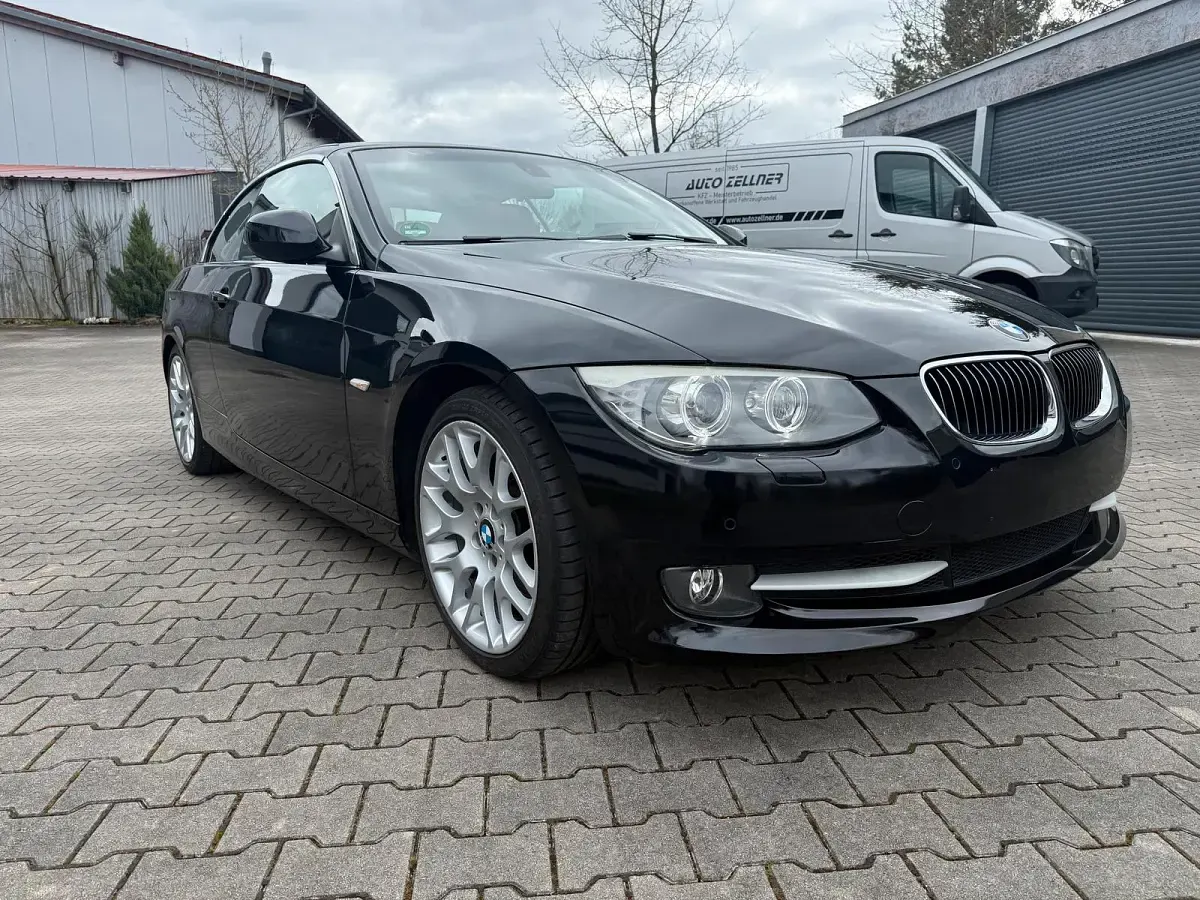 Gebraucht BMW 330 Cabriolet Basis 272 PS (200 kW) 2010 Schwarz Cabrio