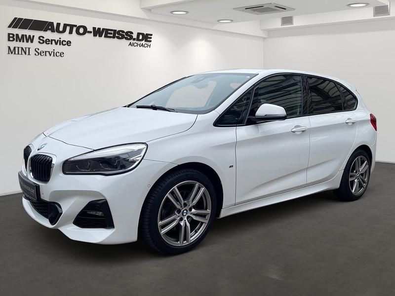 Alpinweiss iii (weiss) Gebraucht 2019 BMW 220 Active Tourer M Sport Van / Kleinbus | 23.900 € (Fairer Preis) - Bild 1/4
