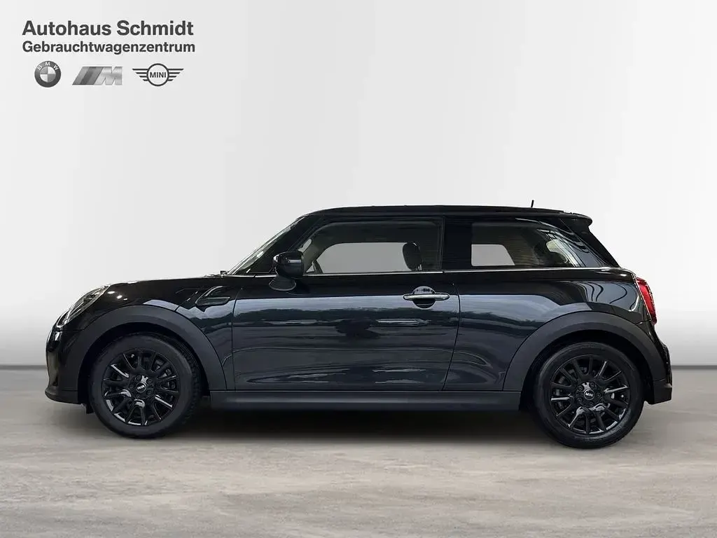 Gebraucht Mini Cooper Hatch 136 PS (100 kW) 2022 Midnight black Kleinwagen