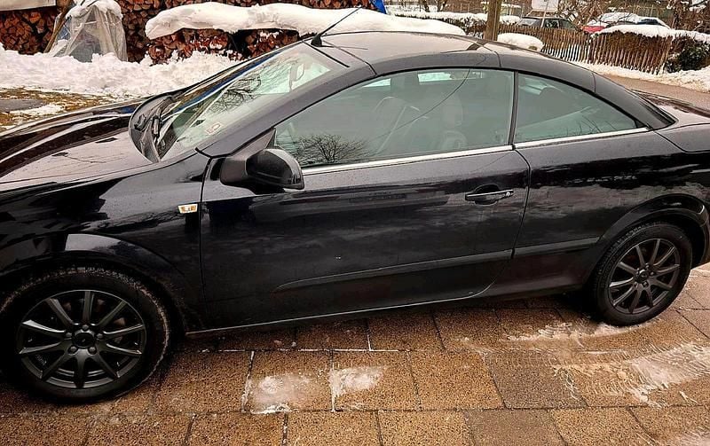 Gebraucht Opel Astra Cabriolet Cosmo 140 PS (102 kW) 2007 Schwarz Cabrio